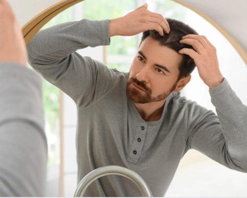秋冬に増える抜け毛は今がチャンス！男性の薄毛・頭皮ケア完全ガイド